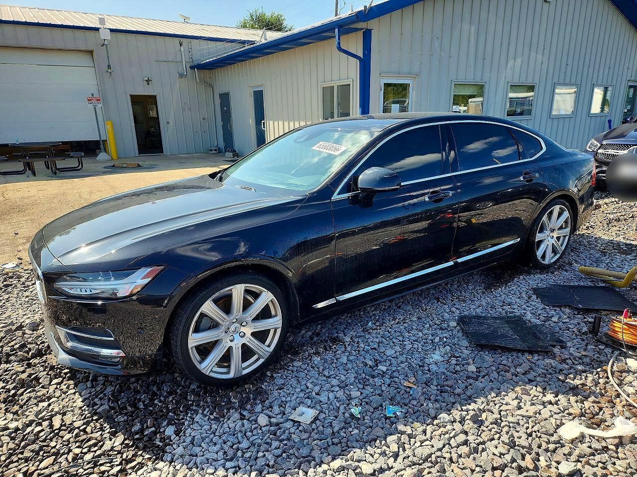 2019 VOLVO S90 Inscription — Front 3/4