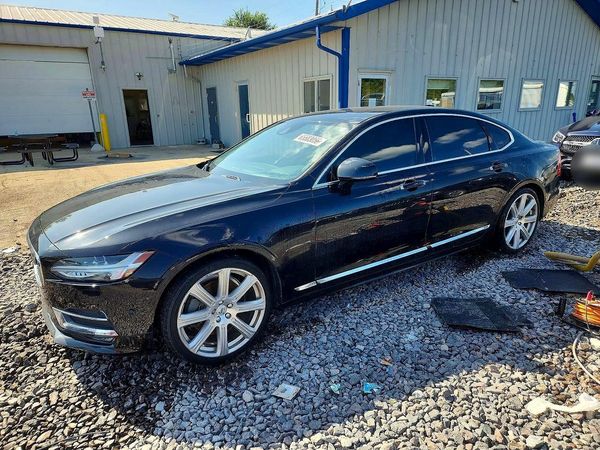 2019 VOLVO S90 Inscription — Front 3/4