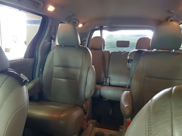 2017 TOYOTA SIENNA