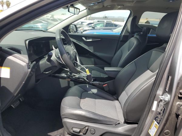 2023 KIA NIRO
