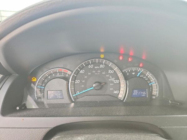 2012 TOYOTA CAMRY