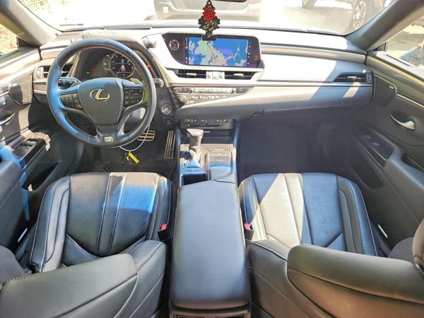 2019 LEXUS ES 350