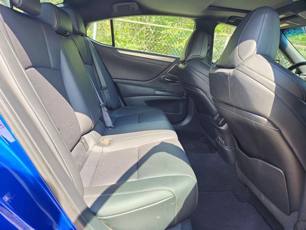 2019 LEXUS ES 350