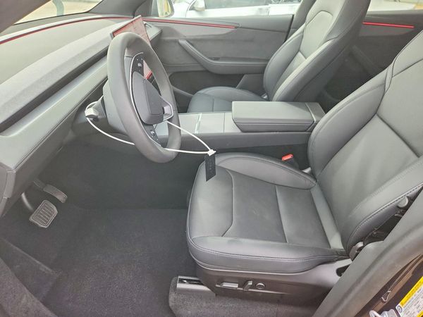 2026 TESLA MODEL Y