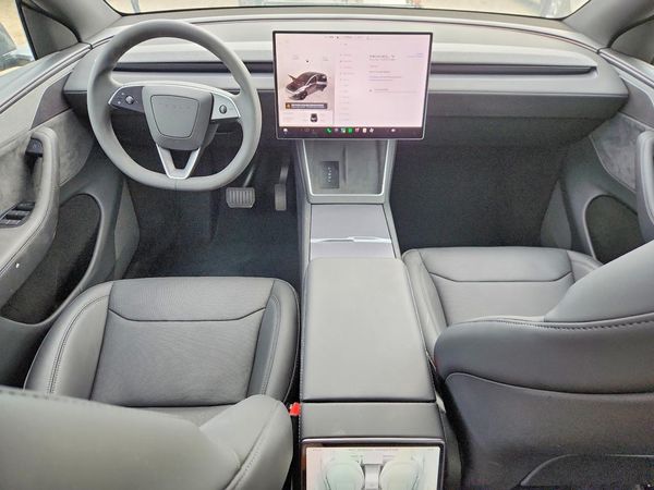 2026 TESLA MODEL Y