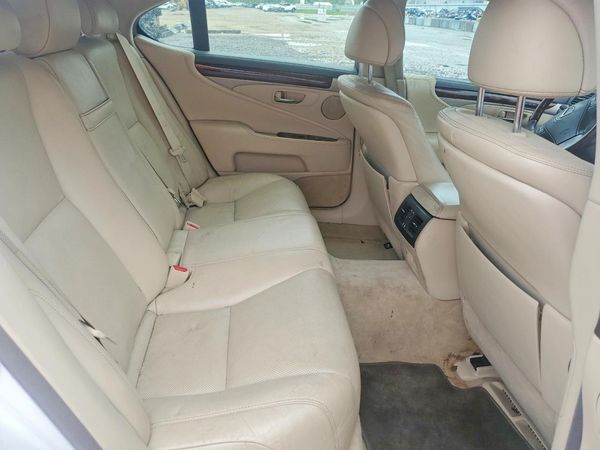 2013 LEXUS LS 460