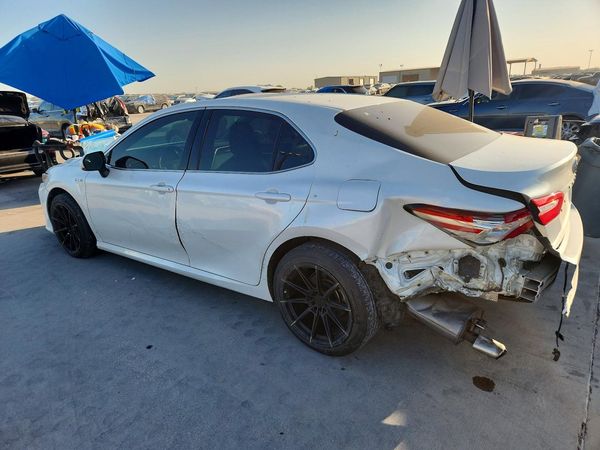 2018 TOYOTA CAMRY SOLA SE/XLE Hybrid