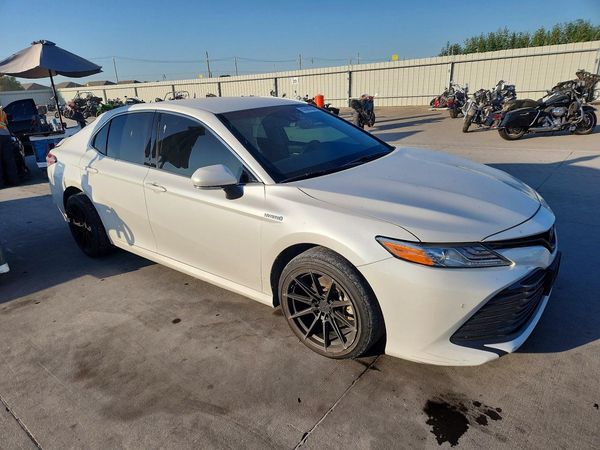 2018 TOYOTA CAMRY SOLA SE/XLE Hybrid
