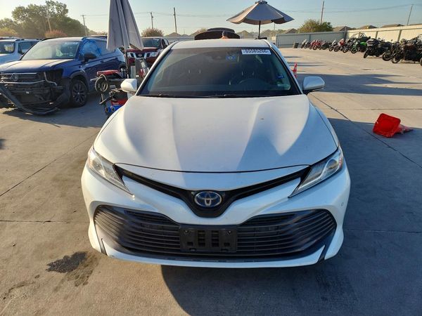 2018 TOYOTA CAMRY SOLA SE/XLE Hybrid
