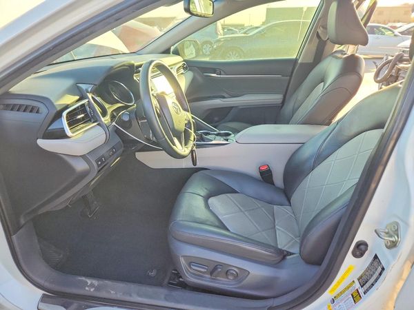 2018 TOYOTA CAMRY SOLA SE/XLE Hybrid