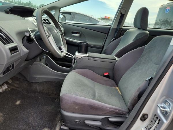 2012 TOYOTA PRIUS — DENT