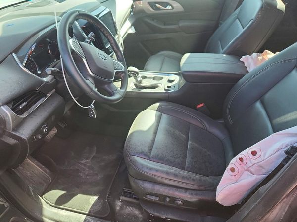2023 CHEVROLET TRAVERSE LT — DENT