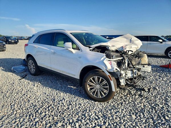 2018 CADILLAC XT5 Luxury — Passenger 3/4