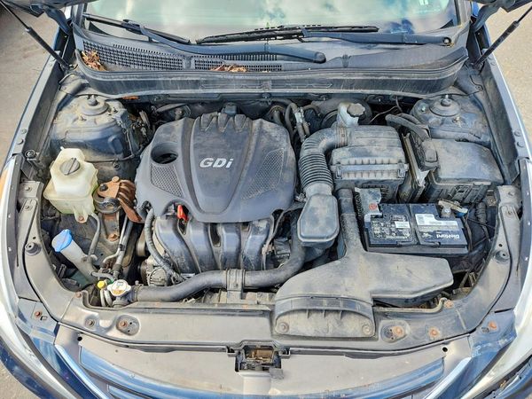 2014 HYUNDAI SONATA GLS/ GLS Popular — Engine bay