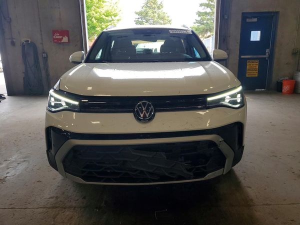 2025 VOLKSWAGEN TAOS