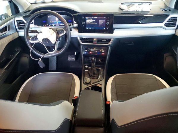 2025 VOLKSWAGEN TAOS
