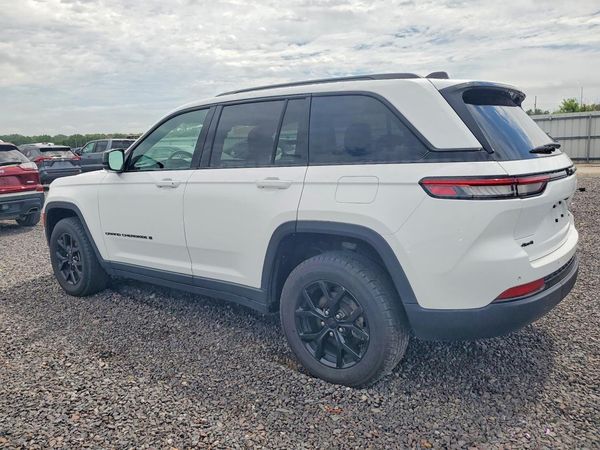 2024 JEEP GRAND CHEROKEE Laredo — DSRA