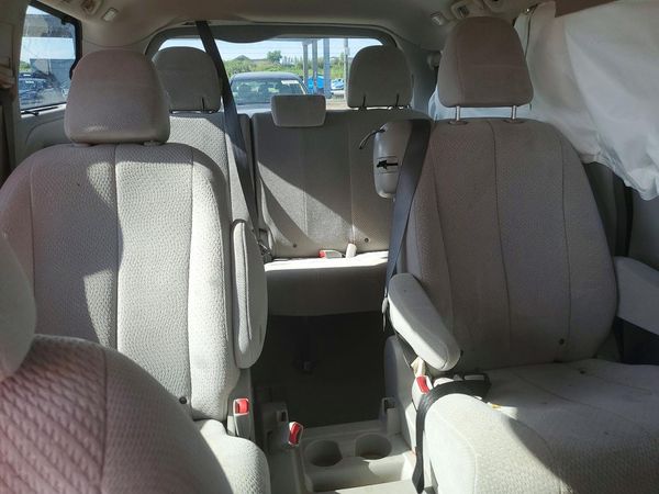 2014 TOYOTA SIENNA