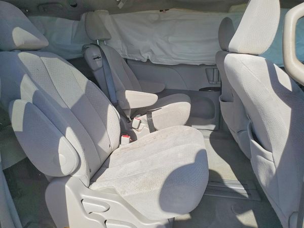 2014 TOYOTA SIENNA