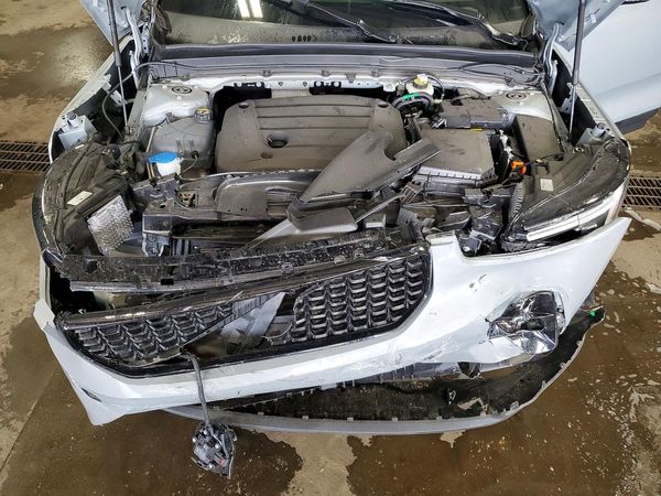 2026 VOLVO XC40 Plus Dark — Engine bay