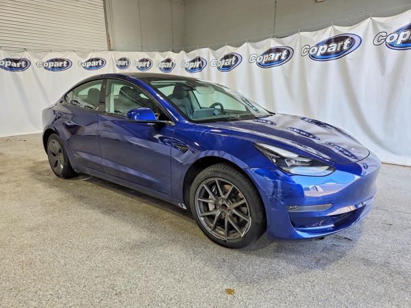 2022 TESLA MODEL 3 — Passenger 3/4