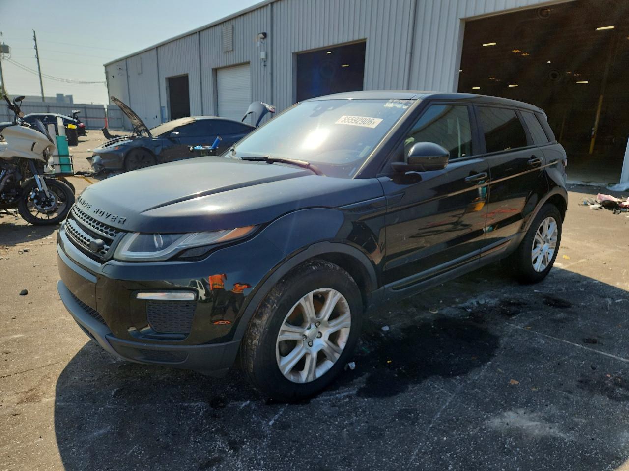 2019 LAND ROVER RANGEROVER SE/SE Premium — Front 3/4