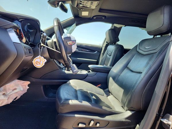 2022 CADILLAC XT6 Premium Luxury