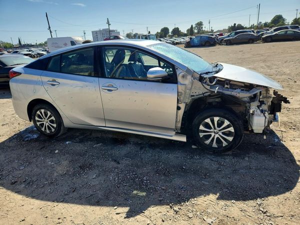 2022 TOYOTA PRIUS