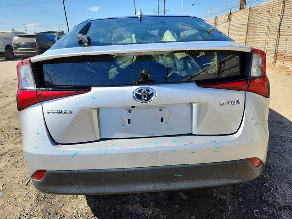 2022 TOYOTA PRIUS
