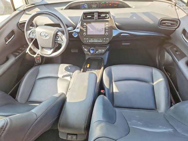 2022 TOYOTA PRIUS