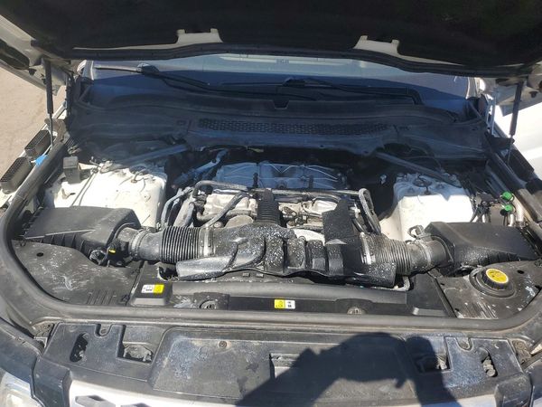 2016 LAND ROVER RANGEROVER HSE — Engine bay