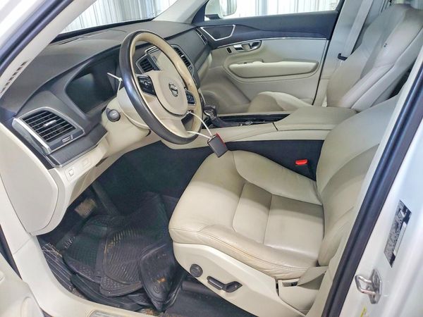 2020 VOLVO XC90
