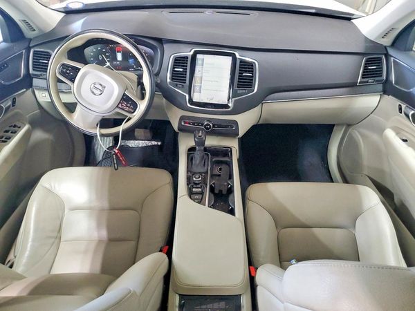 2020 VOLVO XC90
