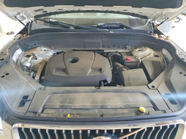 2020 VOLVO XC90