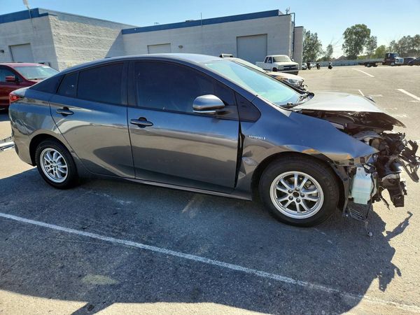 2021 TOYOTA PRIUS