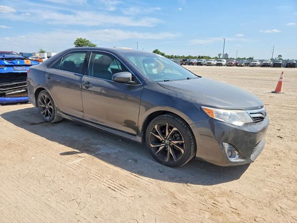 2014 TOYOTA CAMRY