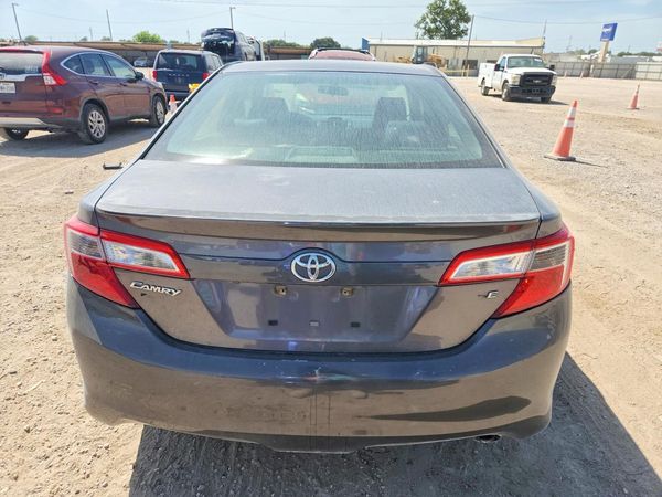 2014 TOYOTA CAMRY