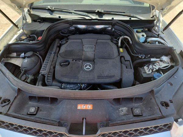 2014 MERCEDES-BENZ GLK GLK350 — Engine bay