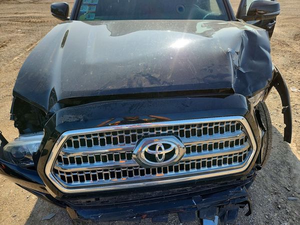 2017 TOYOTA TACOMA