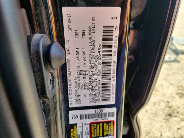 2017 TOYOTA TACOMA