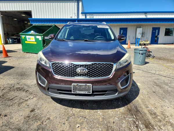 2016 KIA SORENTO L / LX