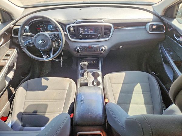 2016 KIA SORENTO L / LX