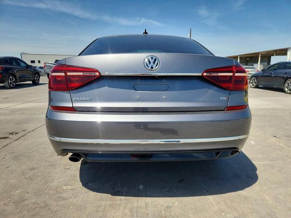 2017 VOLKSWAGEN PASSAT