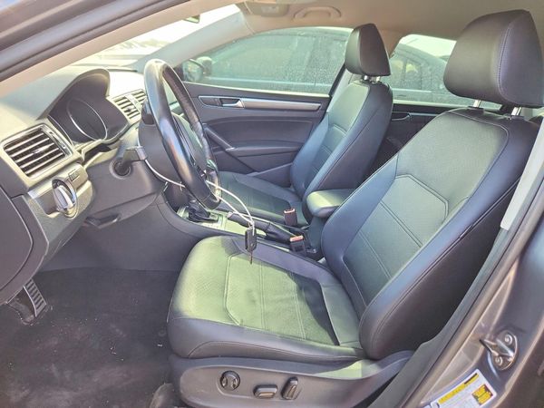 2017 VOLKSWAGEN PASSAT