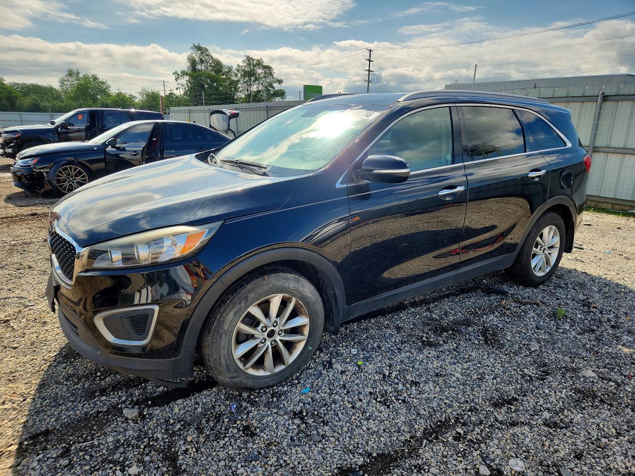 2016 KIA SORENTO L / LX