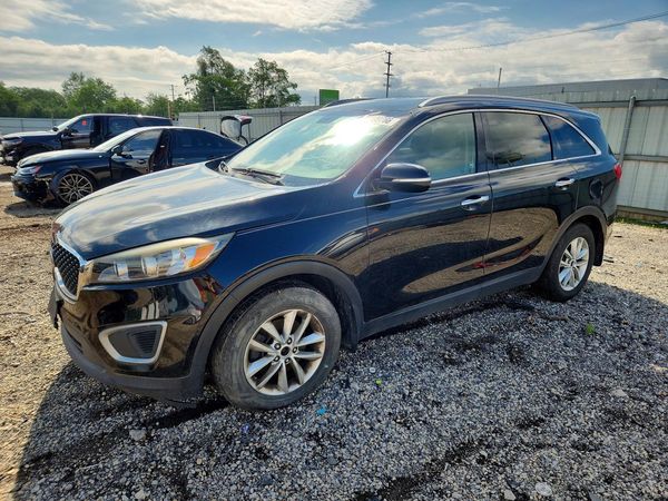 2016 KIA SORENTO L / LX