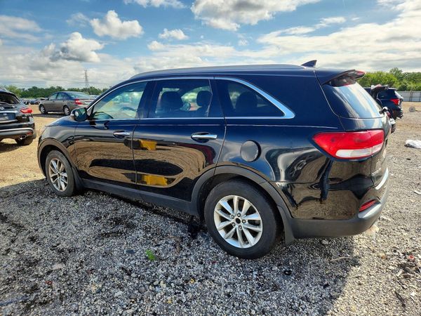 2016 KIA SORENTO L / LX