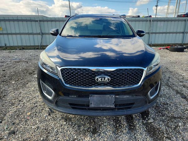 2016 KIA SORENTO L / LX