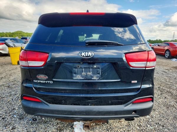 2016 KIA SORENTO L / LX