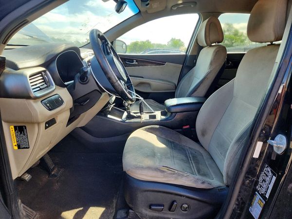 2016 KIA SORENTO L / LX